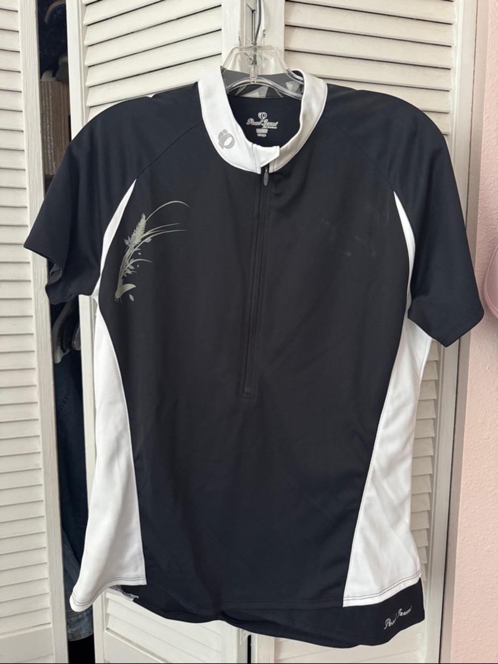 Pearl Izumi Women’s Black and White Short Sleeve Cycling Shirt
